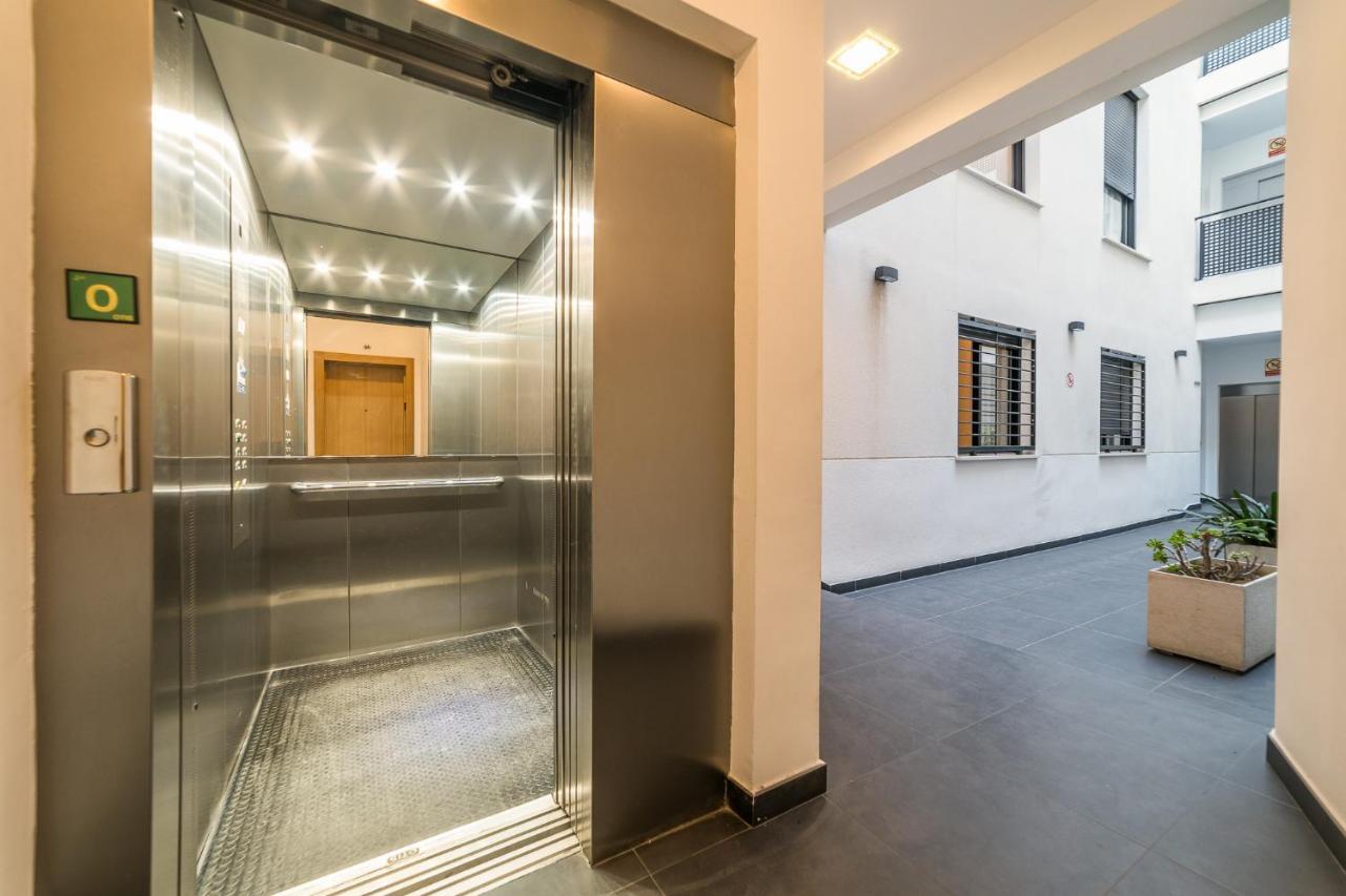 Malaga Suite Picasso With Swimming Pool And Parking In The Center! ภายนอก รูปภาพ
